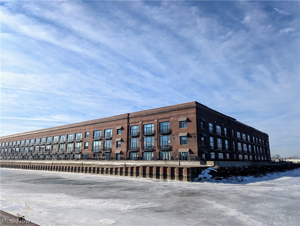 401 W Shoreline Drive 116 — photo