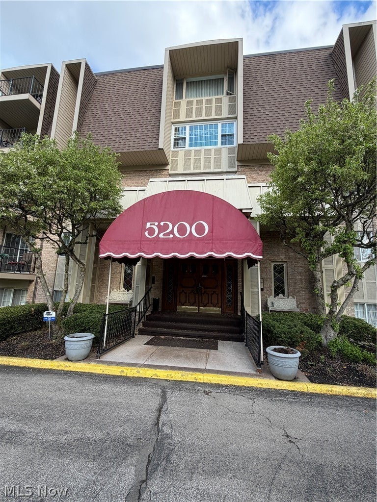 5200 West Boulevard 505 — photo