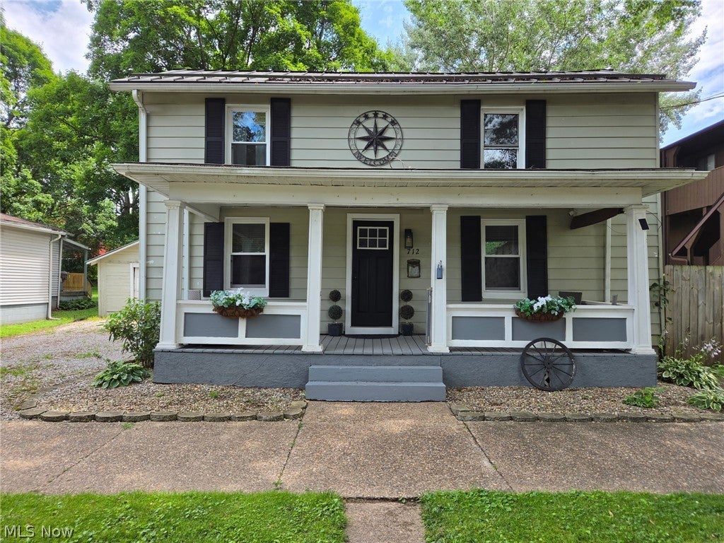 712 Front Street — photo