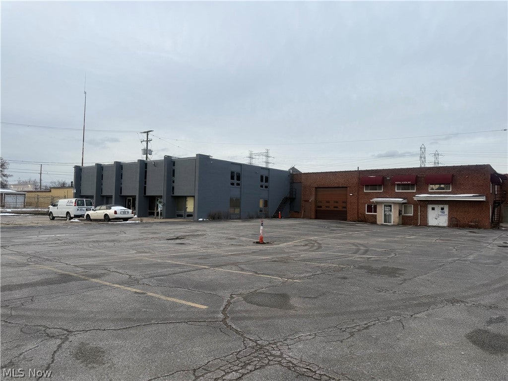11350 Brookpark Road B — photo
