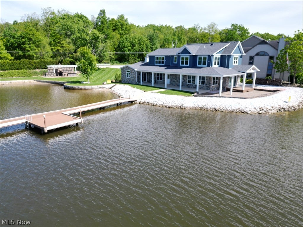 2166 NE River Road — photo