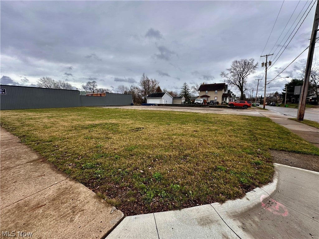 317 E State Street — photo