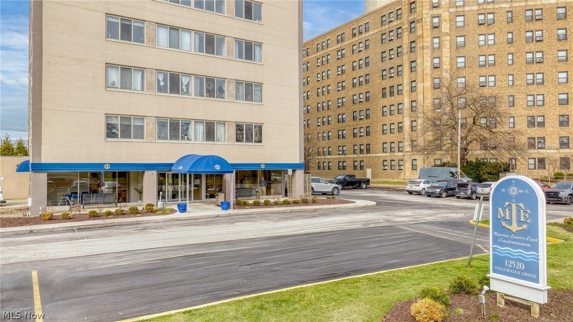 12520 Edgewater Drive 1504 — photo