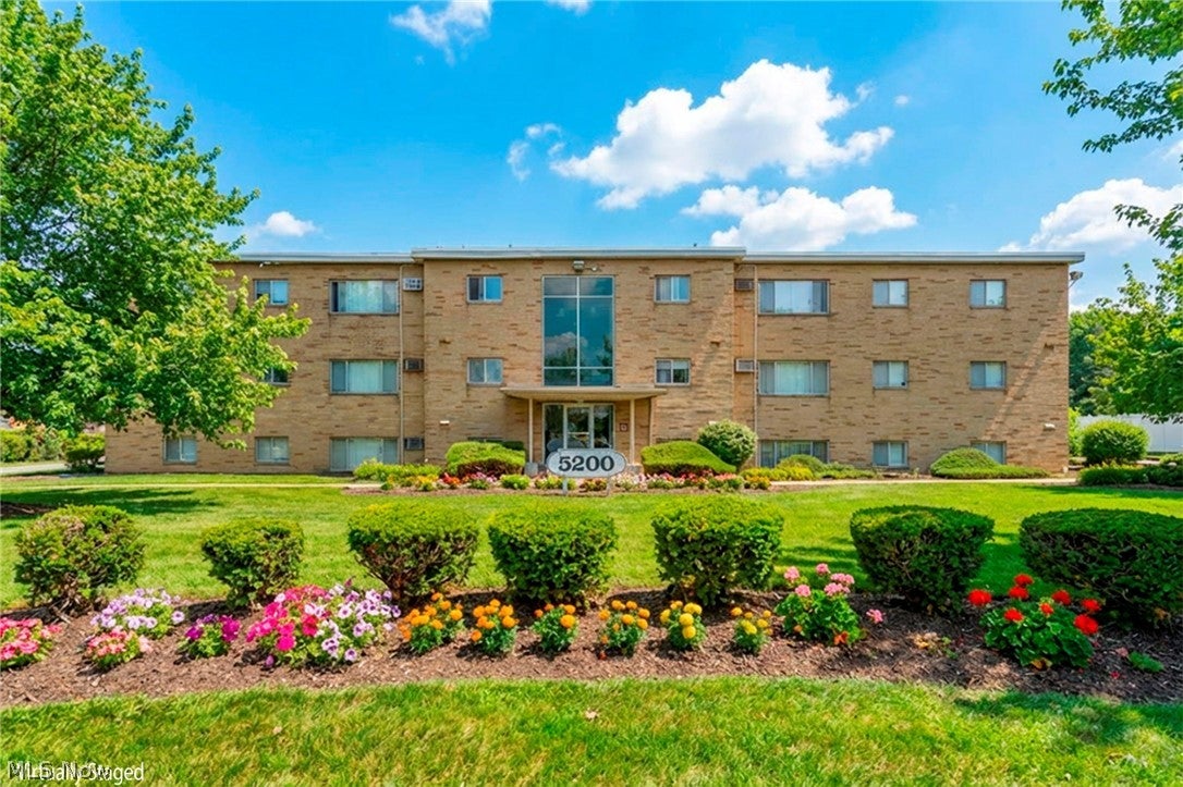 5200 Royalton Road 9B — photo