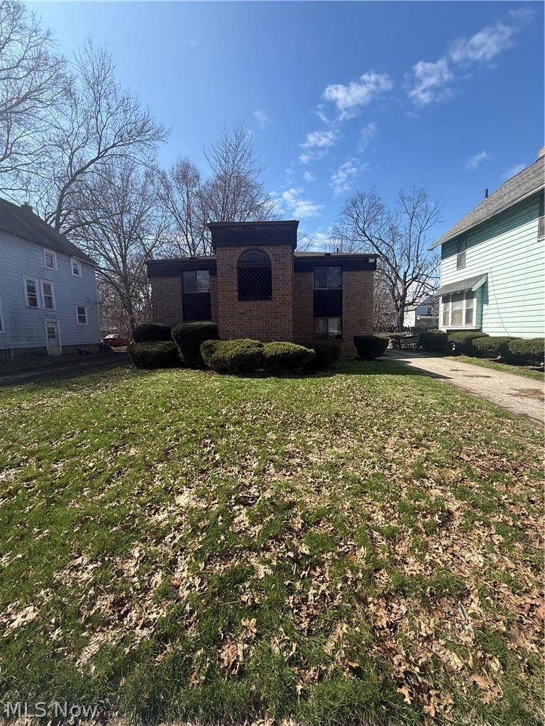 662 Sumner Street — photo