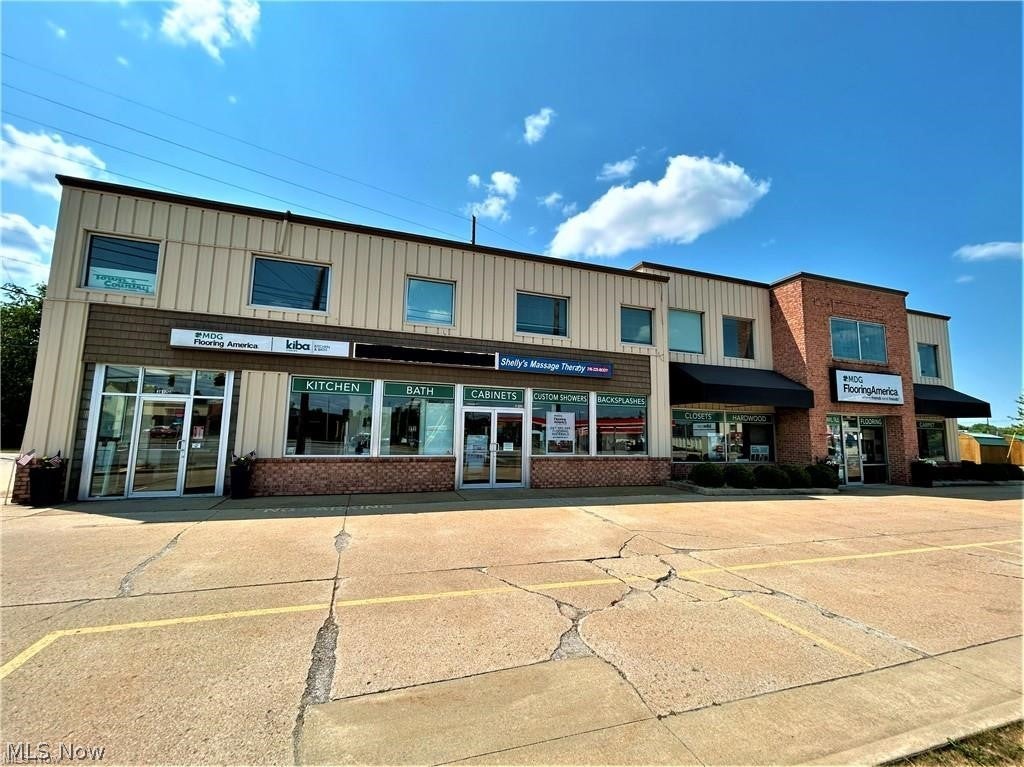 3812 Pearl Road 16-17 — photo
