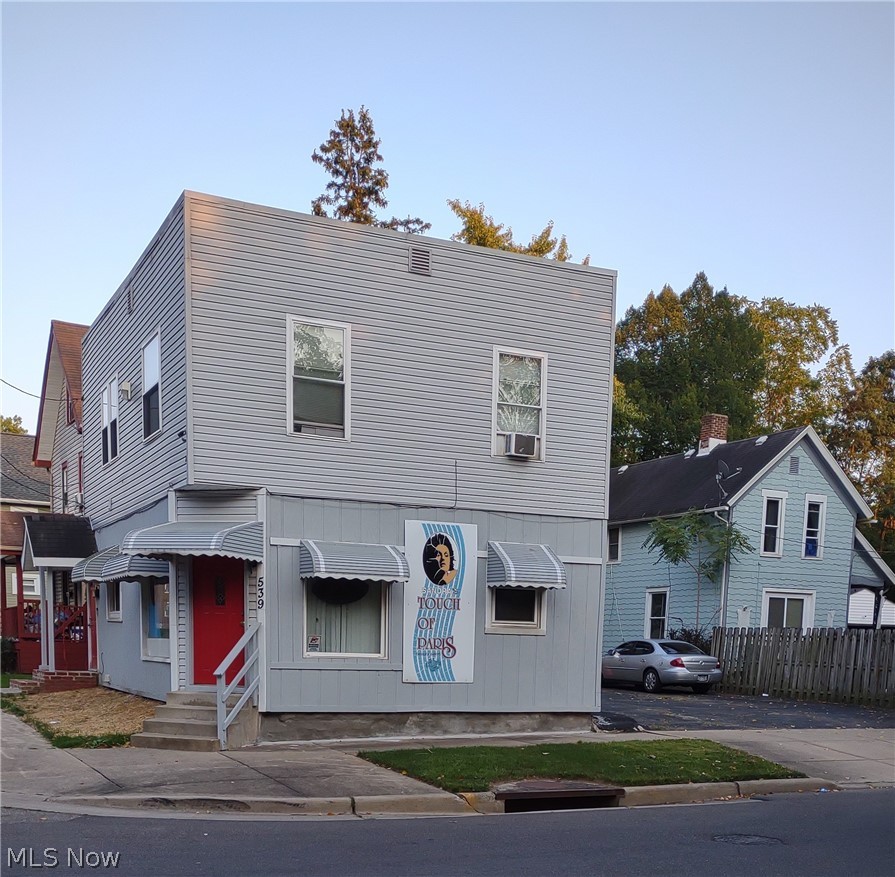 539 East Avenue — photo