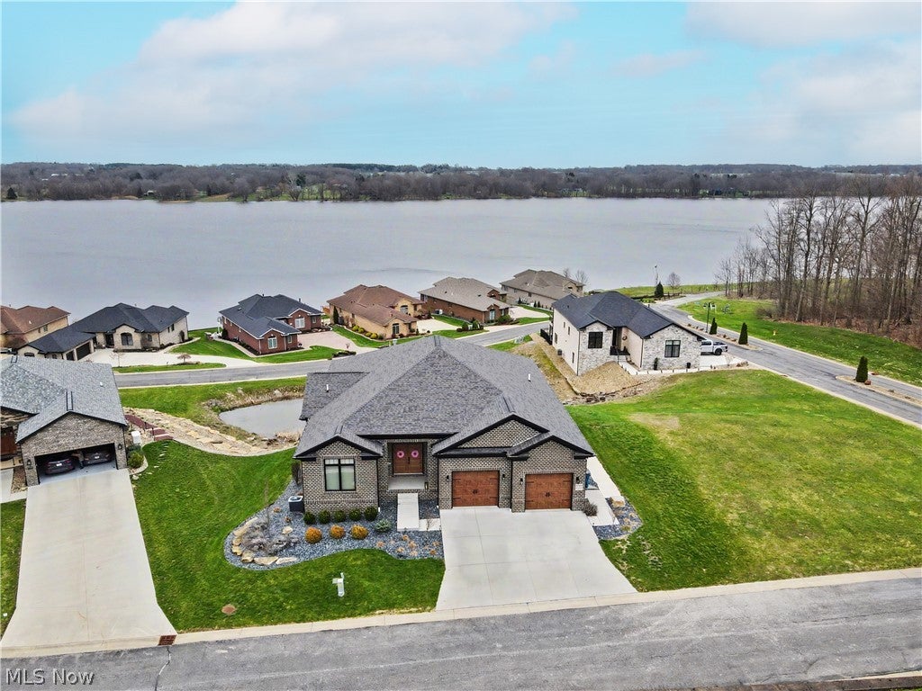 2645 Waters Edge Drive — photo