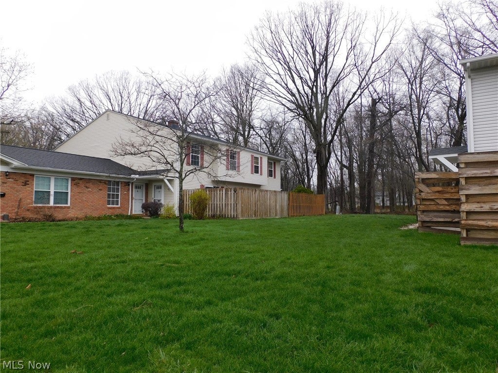 8027 Independence Drive — photo