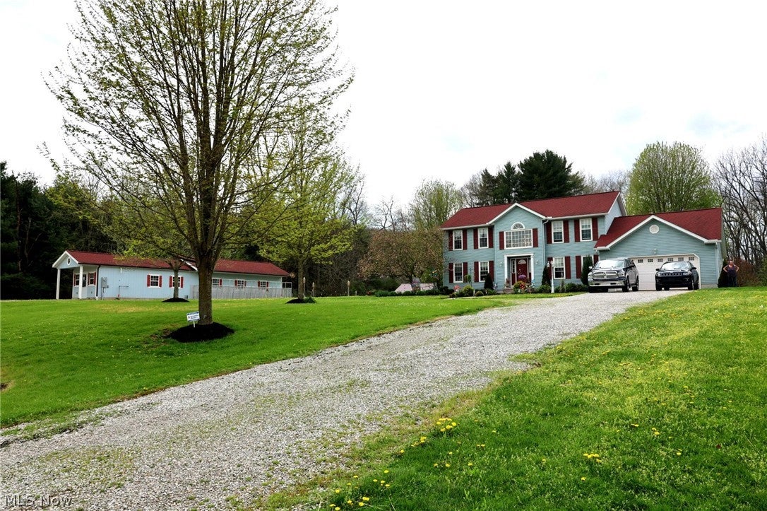 8335 Township Road 457 — photo