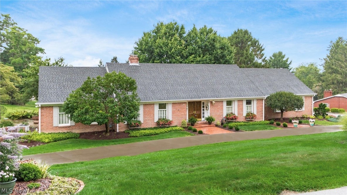 480 W Highland Drive — photo