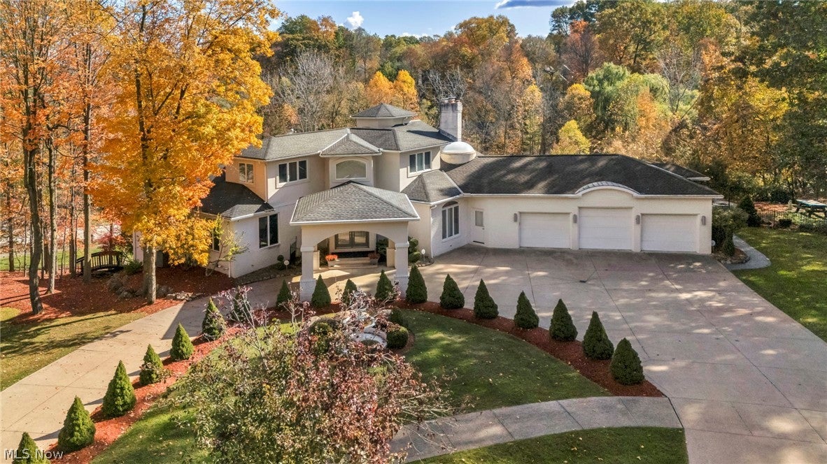 8709 Deer Creek Drive — photo