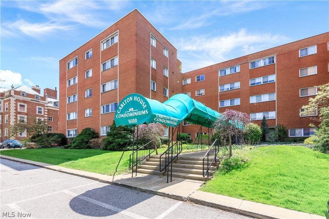 16100 Van Aken Boulevard 507 — photo