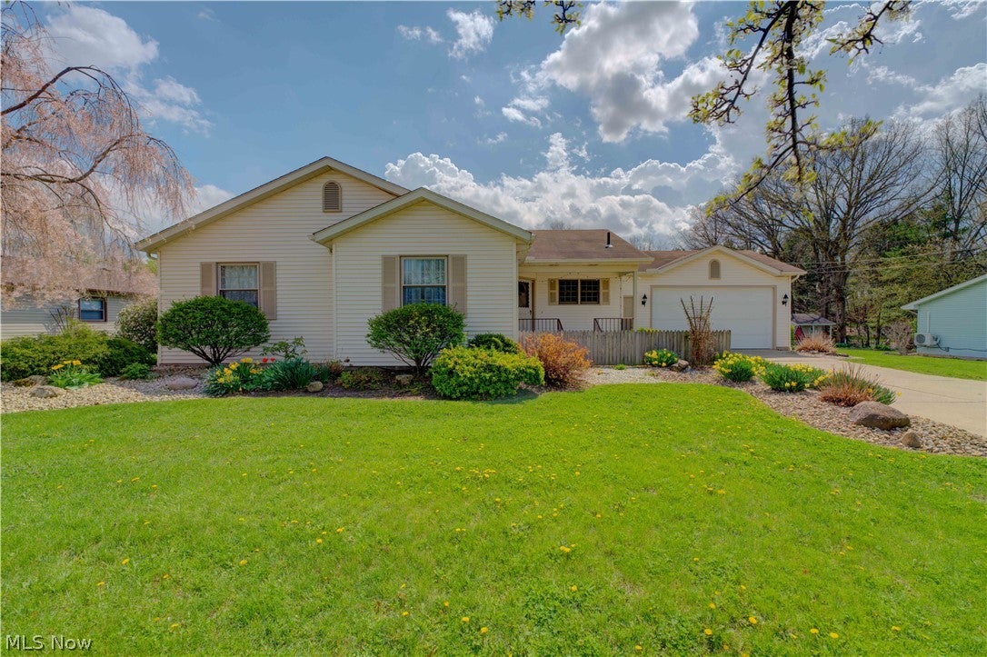 118 Sassafras Drive — photo