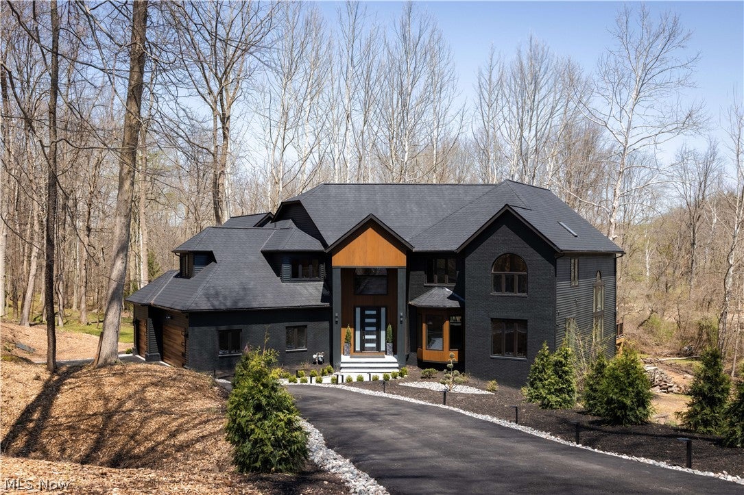 6100 Loch Lomond Court — photo