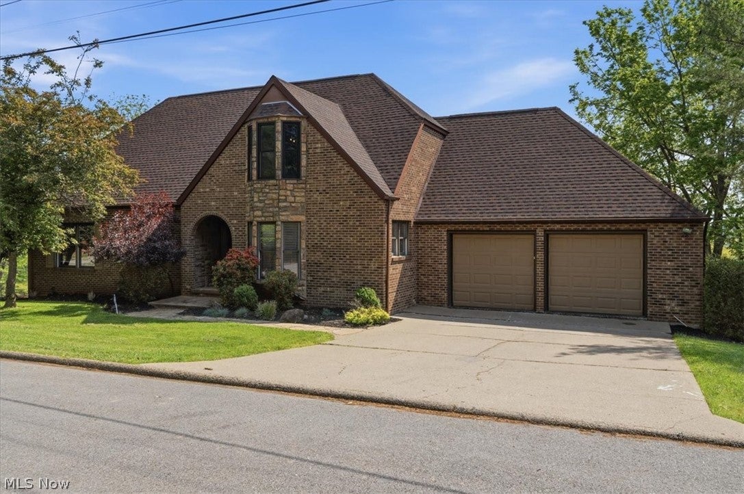75 Oakridge Drive — photo
