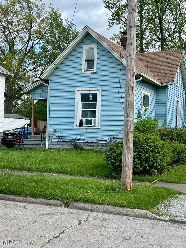 627 W 24th Street — photo