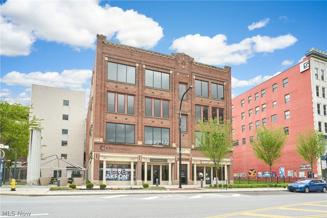 17-23 S Main Street 301 — photo