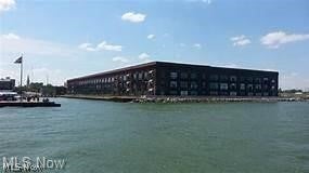 401 W Shoreline Drive 101 — photo