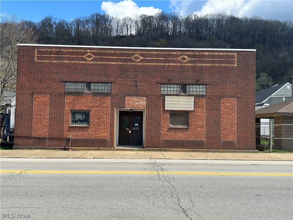 652 Main Street — photo
