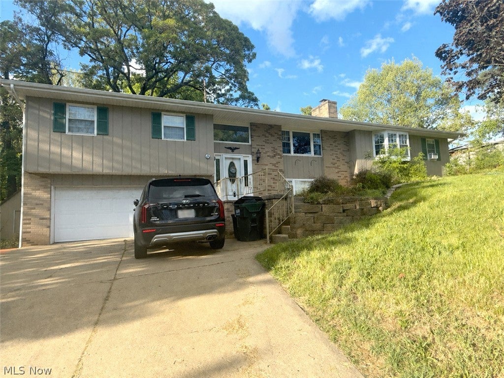 83 Watson Lane — photo