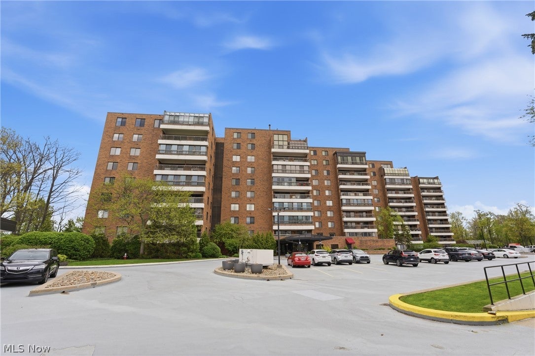 27500 Cedar Road 808 — photo