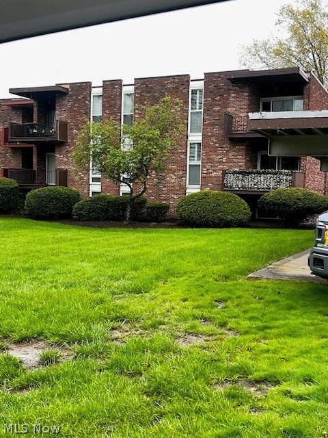 3020 North River Road G3 — photo