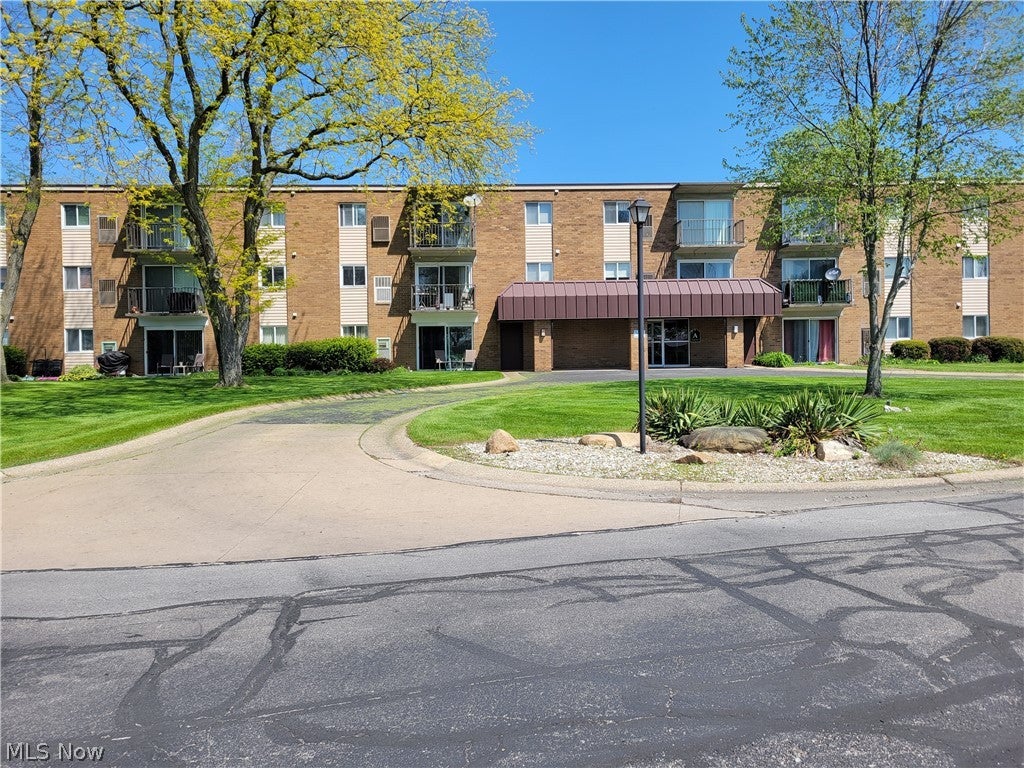 1305 S Lake Wilmer Drive 303a — photo