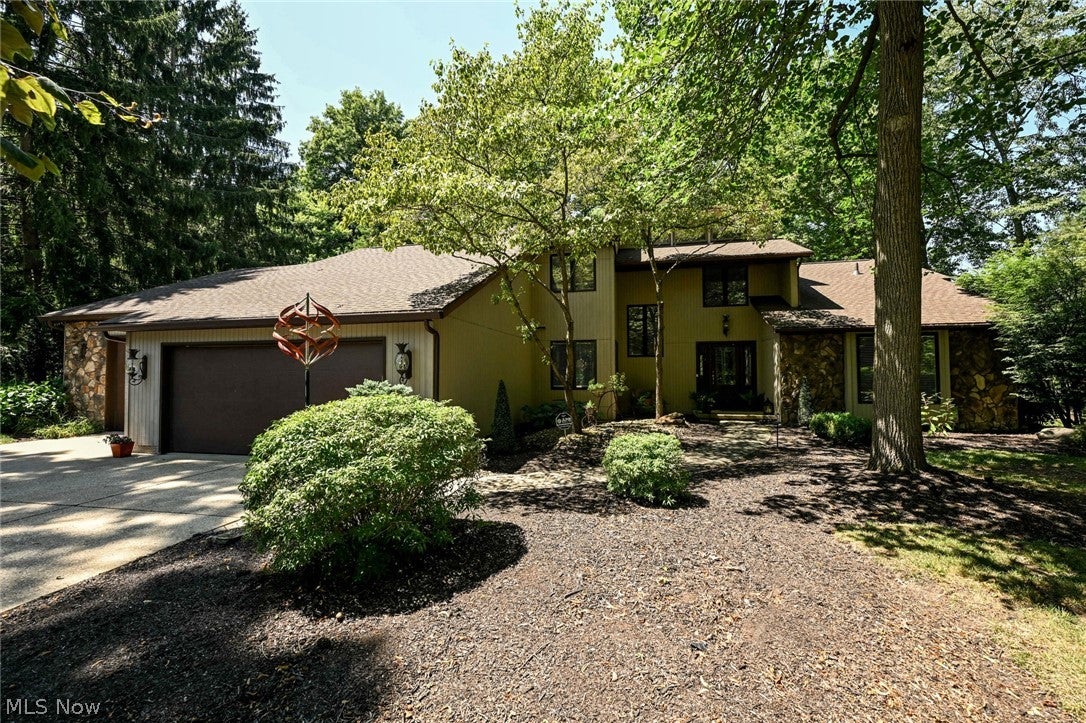 11197 Arrowhead Drive — photo