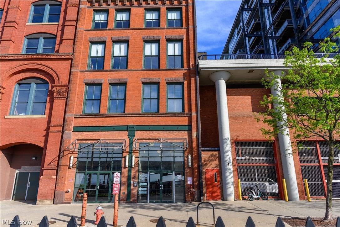 635 W Lakeside Avenue 406 — photo