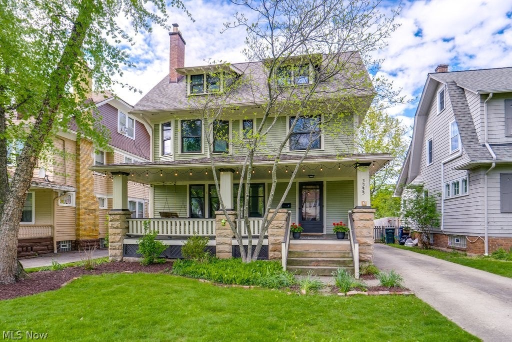 3255 Hyde Park Avenue — photo