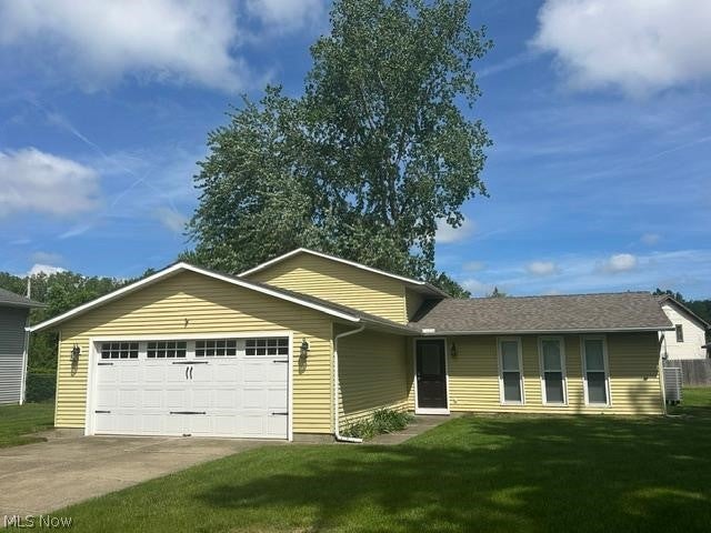 454 Oaknoll Drive — photo
