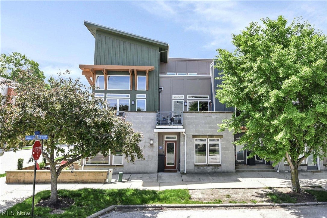 7407 Battery Park Boulevard H7407 — photo