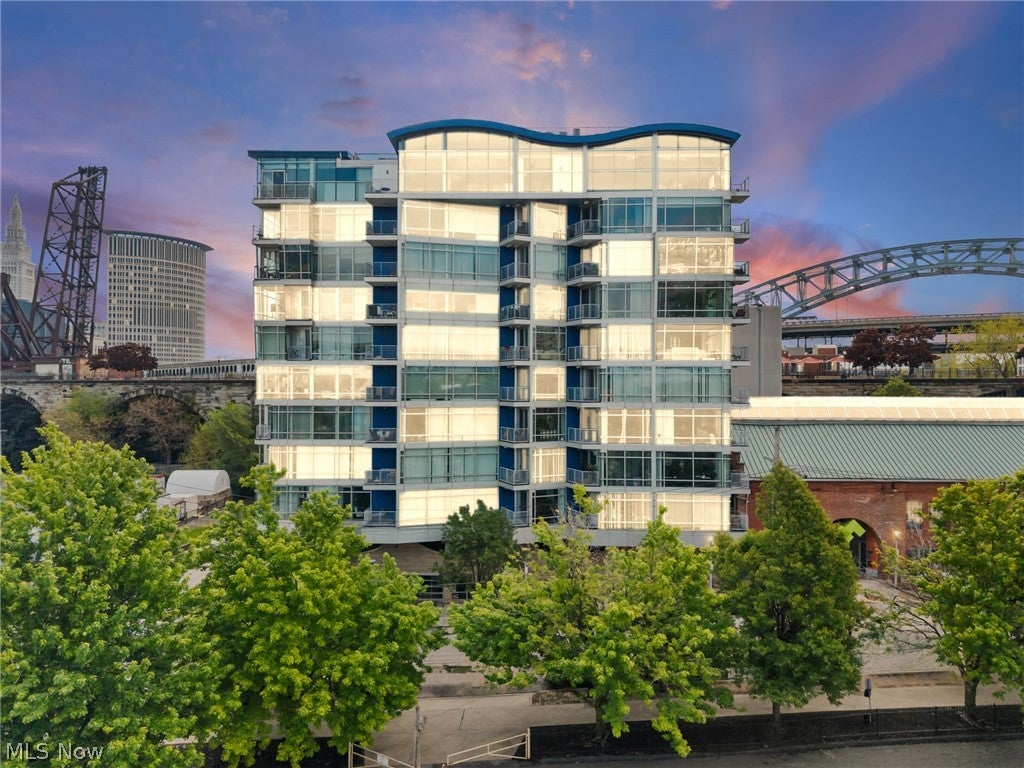 1237 Washington Avenue 601 — photo