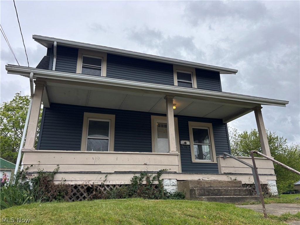 1713 Regal Avenue NE — photo