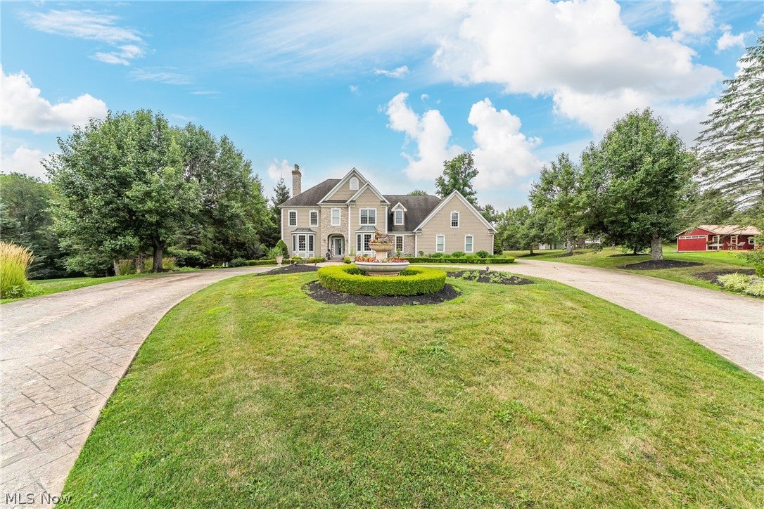915 Creek View Drive — photo