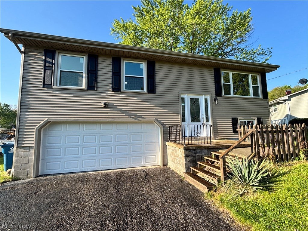 663 Meadowland Drive — photo