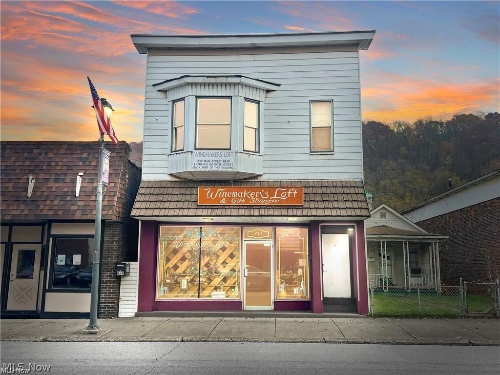 830 Main Street — photo