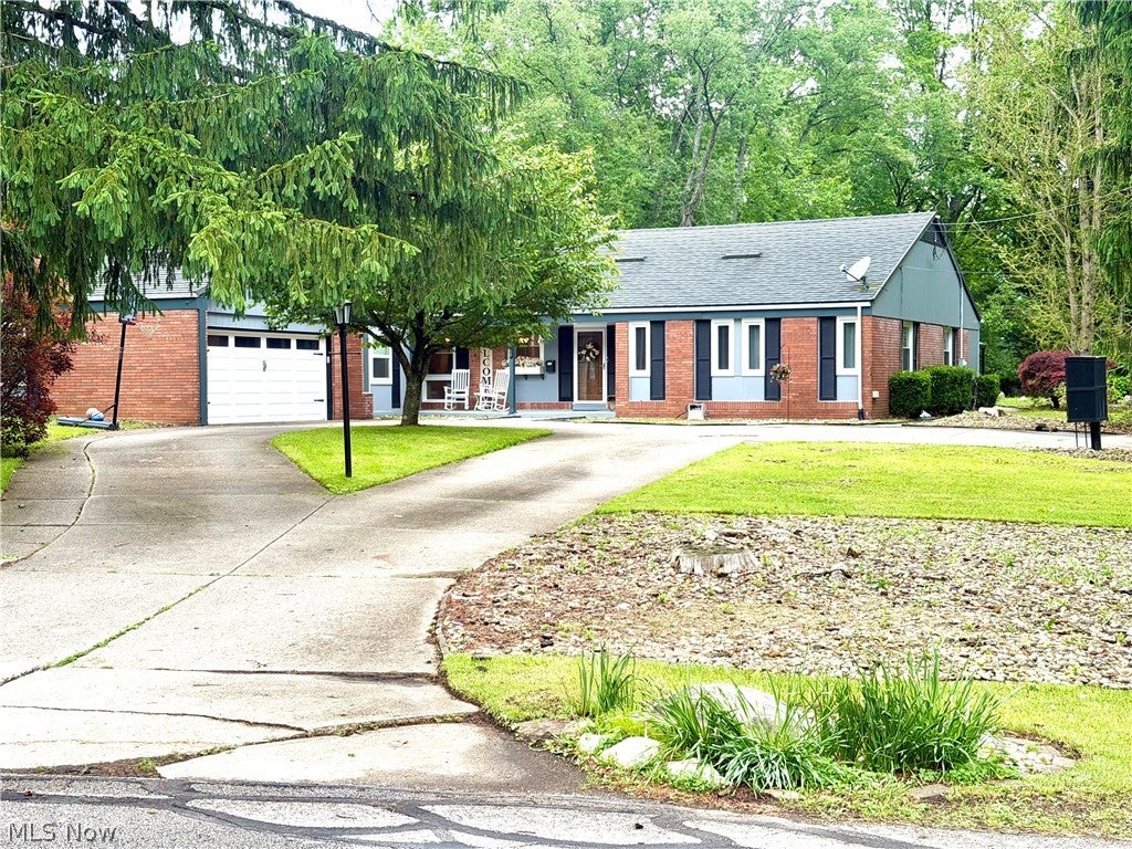 568 Northlawn Drive — photo