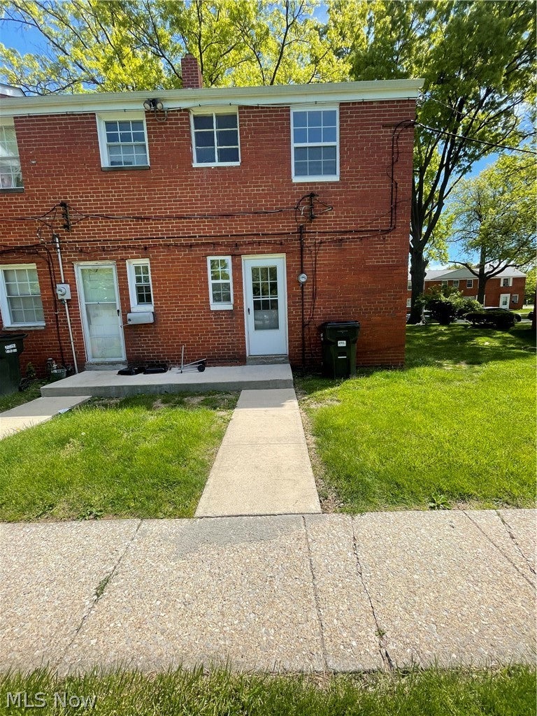490 Kenwood Drive J — photo
