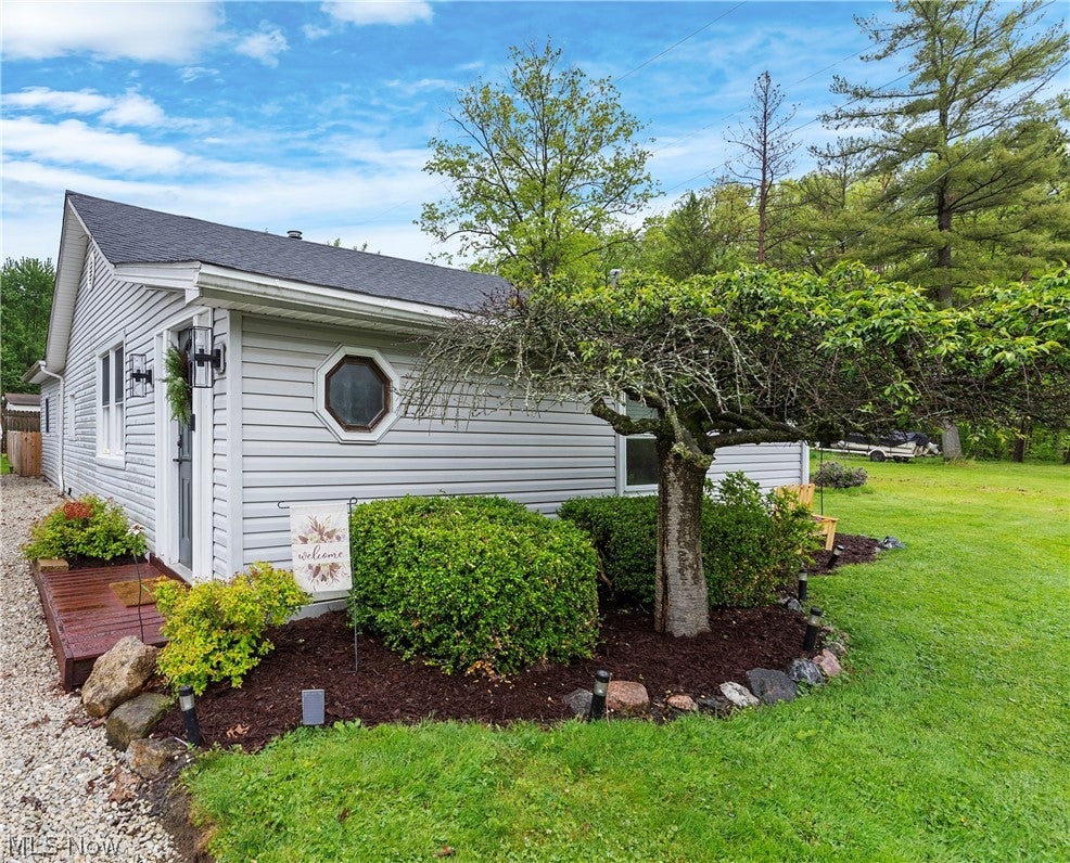 259 River Road NE — photo