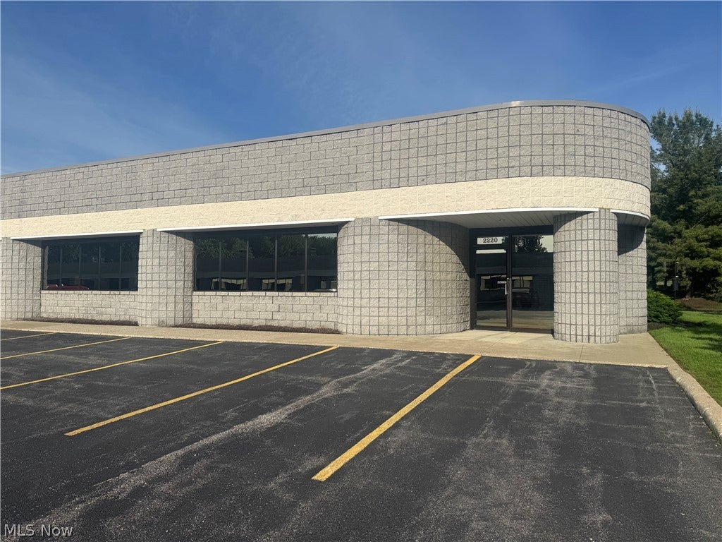 2220 E Enterprise Parkway — photo