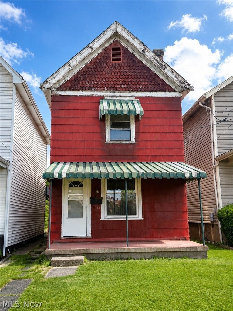 1611 Main Street — photo