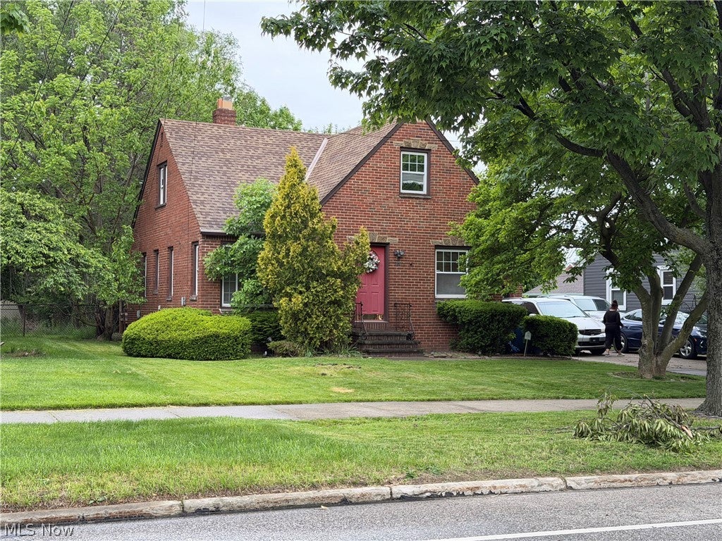 5916 Pearl Road — photo