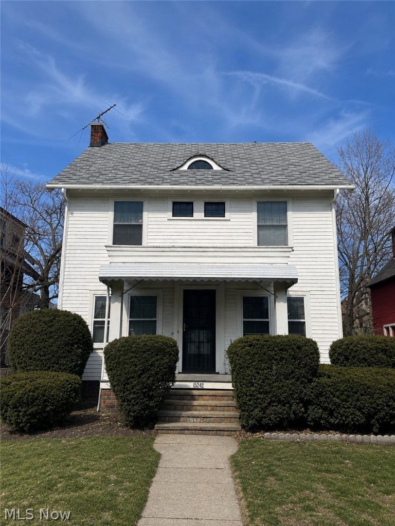 15242 Lake Shore Boulevard — photo