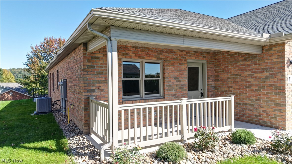 219 Pinehurst Drive, Dover, OH 44622 — photo 3