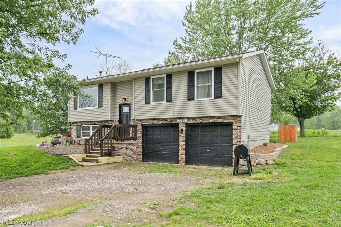 2142 Tarragon Drive — photo