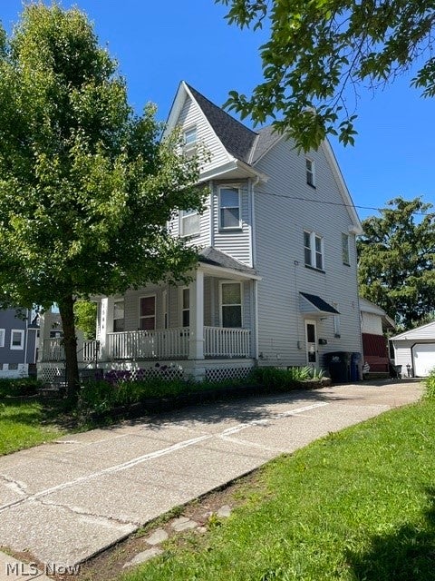 1544 Wyandotte Avenue — photo