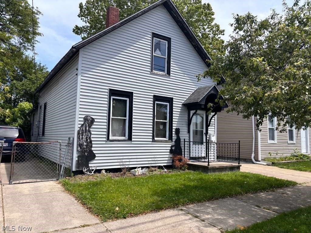 3237 W 30th Street — photo