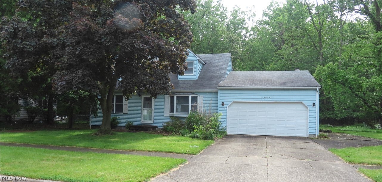 695 Morris Drive — photo